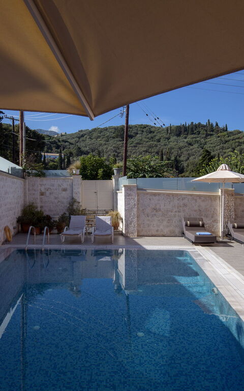 Doctor'S House: all'aperto, Esterni, Piscina