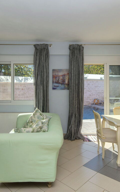 Doctor'S House: Sala da pranzo, Soggiorno