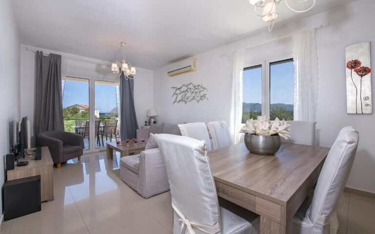 Magnolia: Sala da pranzo, Soggiorno