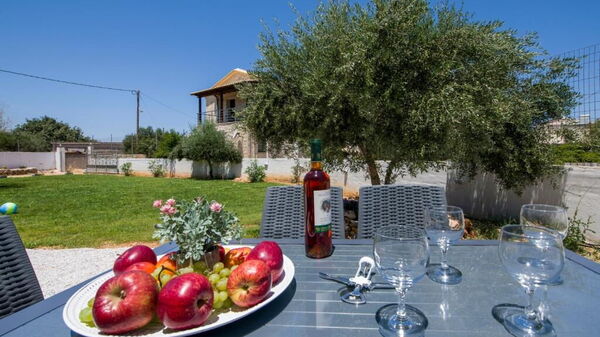 Magnolia: all'aperto, Esterni, Giardino