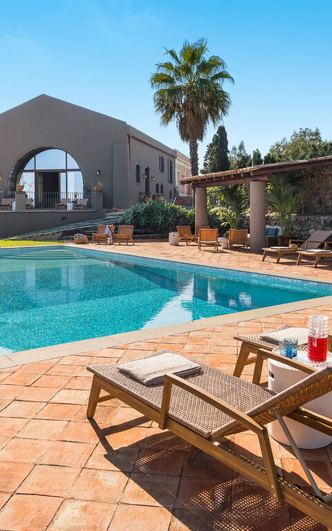 Villa Continella: all'aperto, Esterni