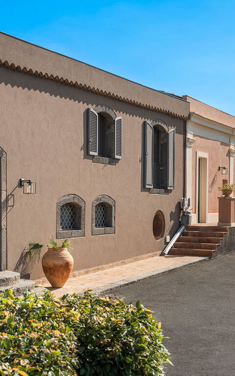 Villa Continella: all'aperto, Esterni