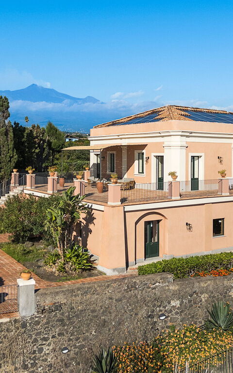 Villa Continella: all'aperto, Esterni