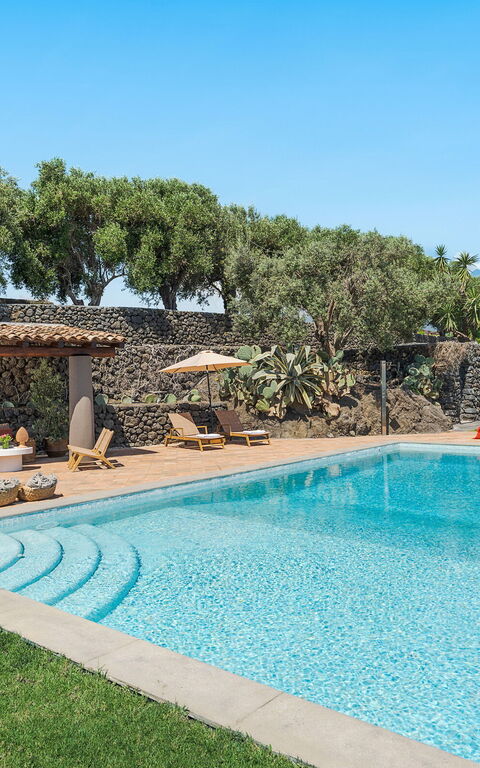 Villa Continella: all'aperto, Esterni, Giardino, Piscina
