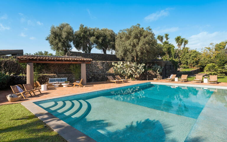 Villa Continella: all'aperto, Esterni, Giardino