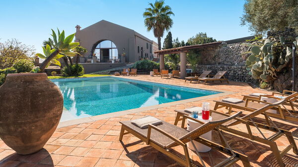 Villa Continella: all'aperto, Esterni
