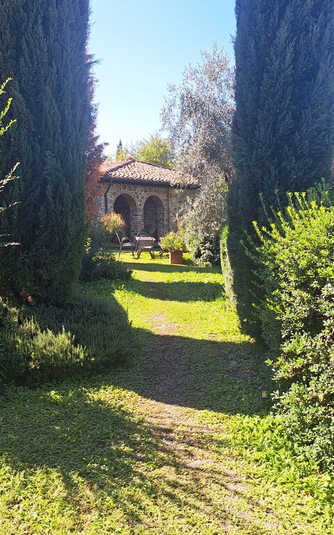 Podere Peteglia: all'aperto, Esterni, Giardino