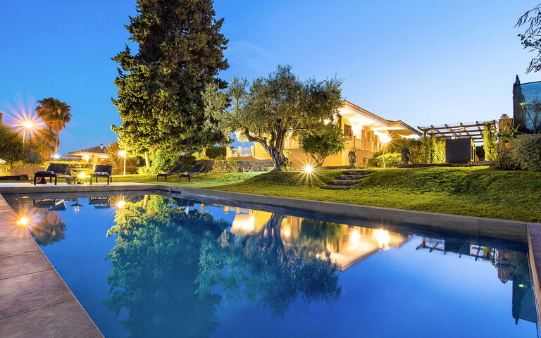 Villa Profumo D'Oriente: all'aperto, Esterni, Giardino, Piscina