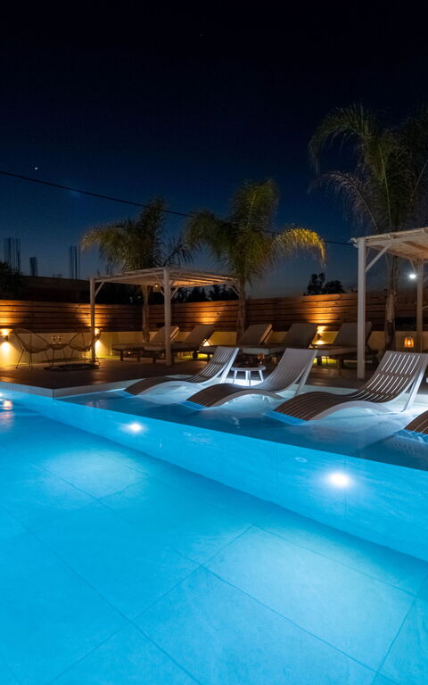 Villa Olympia: all'aperto, Esterni, Piscina