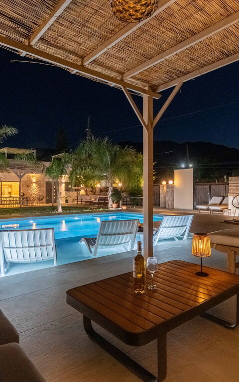 Villa Olympia: all'aperto, Esterni, Piscina