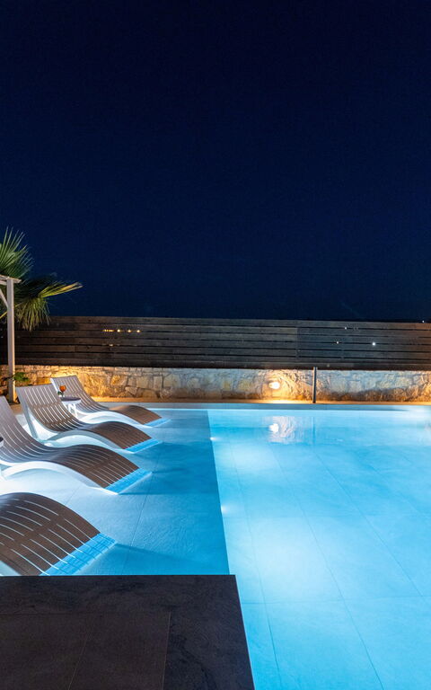 Villa Olympia: all'aperto, Esterni, Piscina