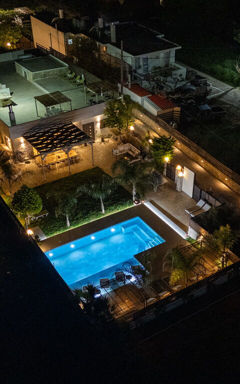 Villa Olympia: Piscina, Vista Panoramica