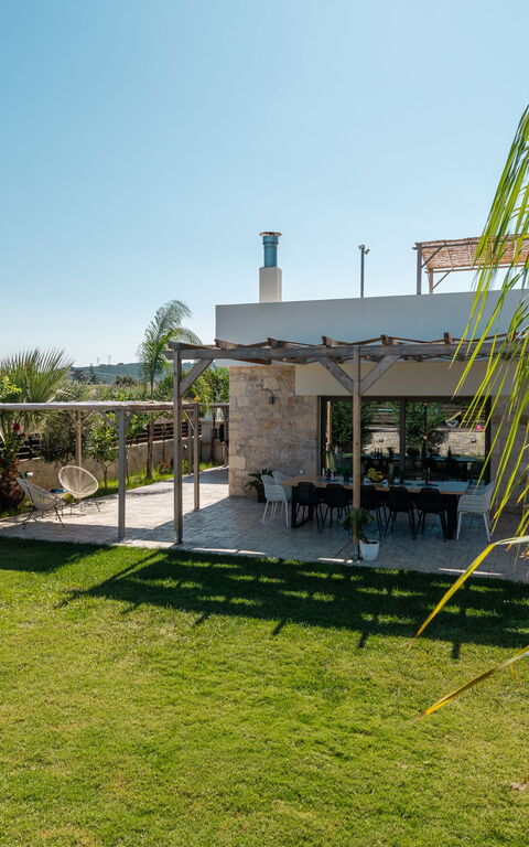 Villa Olympia: all'aperto, Esterni