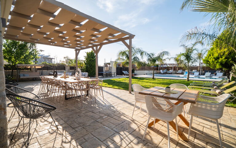 Villa Olympia: all'aperto, Balcone / Terrazza / Patio, Esterni, Giardino