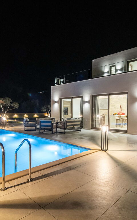 Villa Vasilissa: Piscina