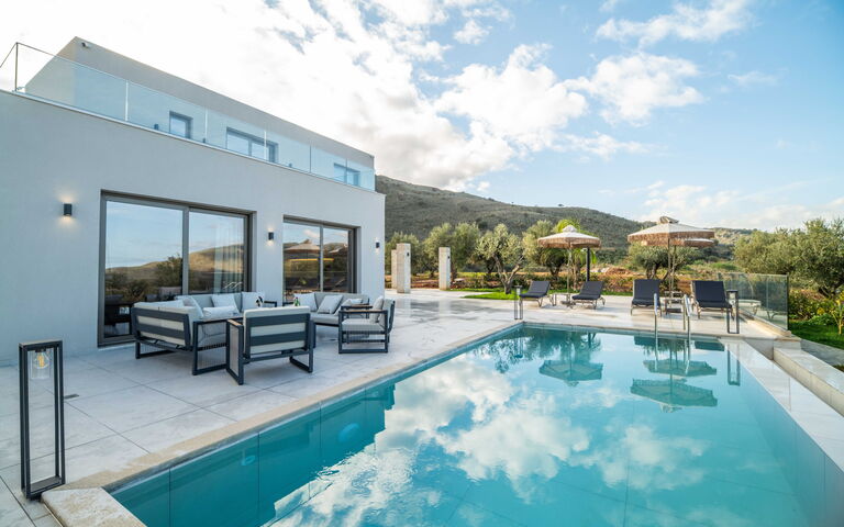 Villa Vasilissa: all'aperto, Esterni, Piscina