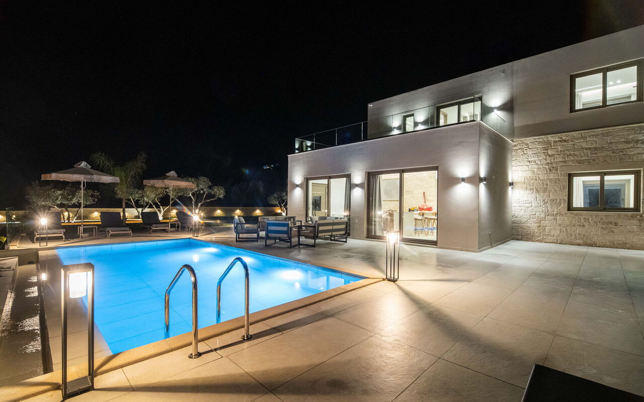 Villa Vasilissa: Piscina