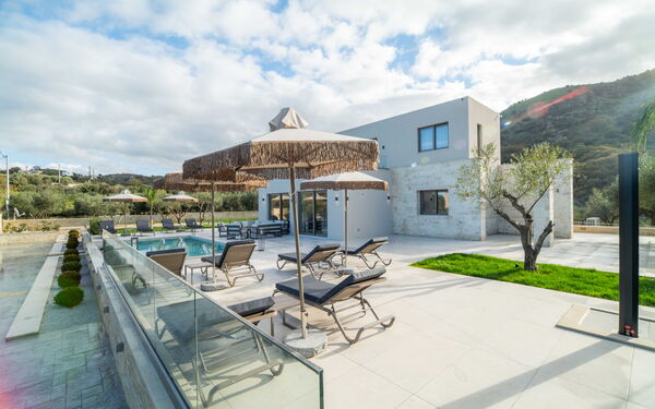 Villa Vasilissa: all'aperto, Esterni