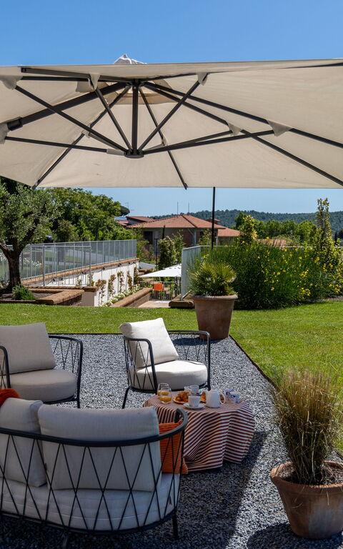 Tenuta Poggio Guiano: all'aperto, Esterni, Giardino