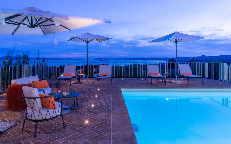 Tenuta Poggio Guiano: all'aperto, Esterni, Piscina, Vista Panoramica