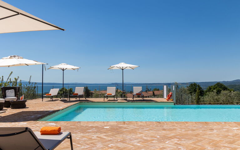 Tenuta Poggio Guiano: all'aperto, Esterni, Piscina, Vista Panoramica
