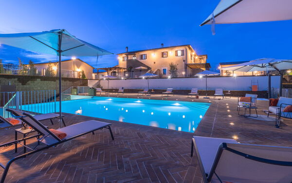 Tenuta Poggio Guiano: all'aperto, Esterni, Piscina