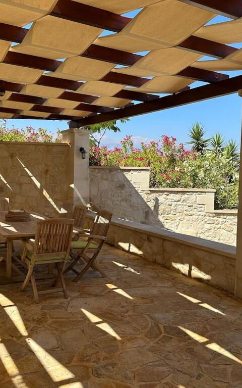 Villa Pi: all'aperto, Balcone / Terrazza / Patio, Esterni