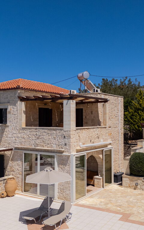 Villa Pi: all'aperto, Esterni