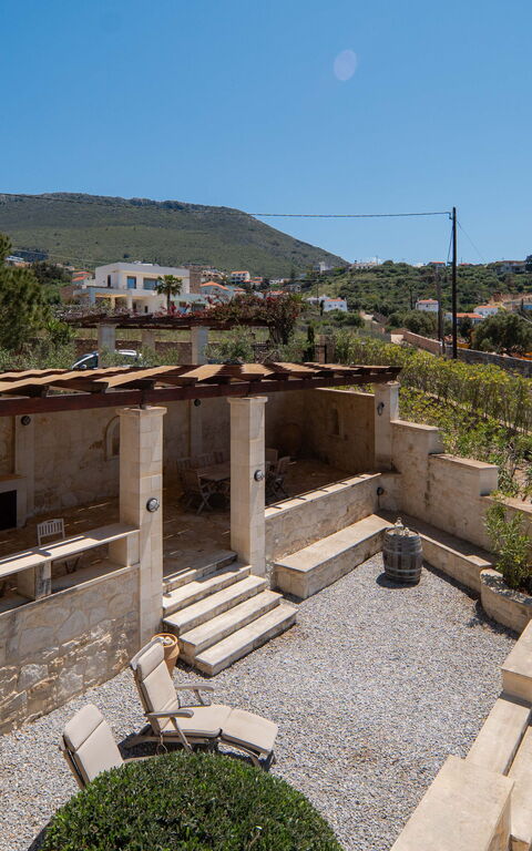 Villa Pi: all'aperto, Esterni