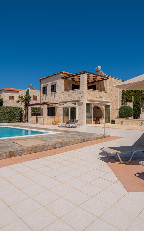 Villa Pi: all'aperto, Esterni