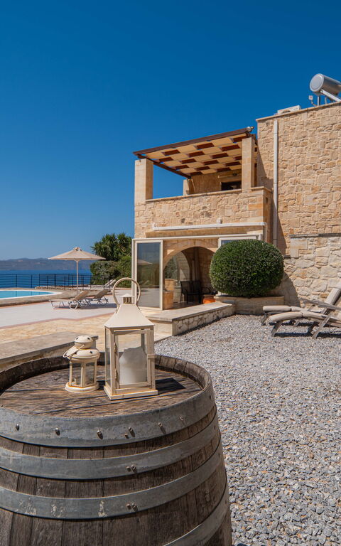 Villa Pi: all'aperto, Esterni, Piscina