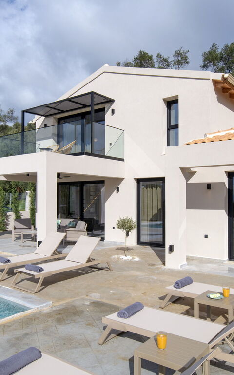 Villa Elais: all'aperto, Piscina