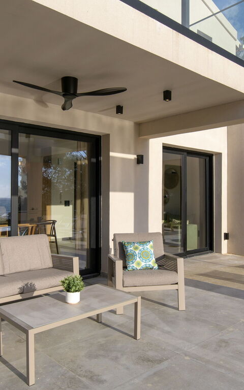 Villa Elais: all'aperto