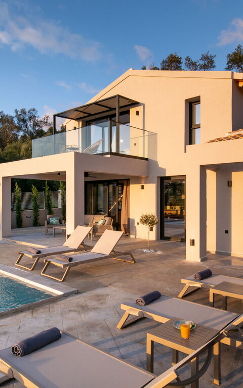 Villa Elais: all'aperto, Piscina