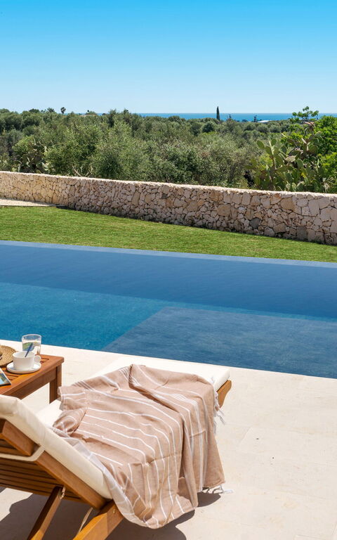 Eos Villa: all'aperto, Esterni, Giardino, Piscina