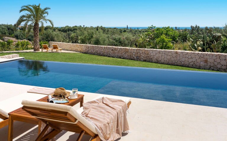 Eos Villa: all'aperto, Esterni, Giardino, Piscina