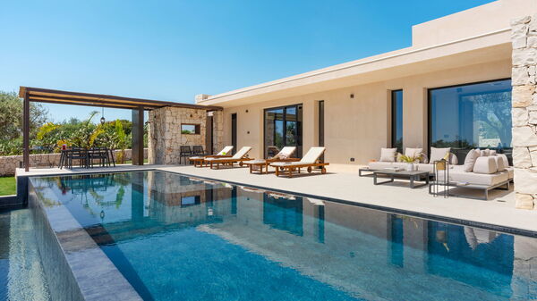 Eos Villa: all'aperto, Esterni, Piscina