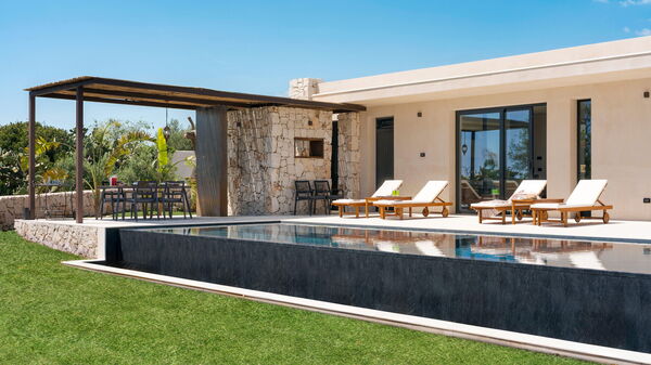 Eos Villa: all'aperto, Esterni, Giardino, Piscina