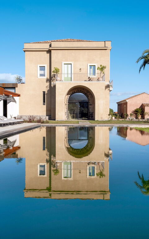 Fiumè: all'aperto, Esterni, Giardino, Piscina