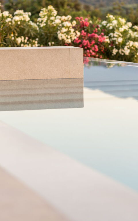 Villa Melia: all'aperto, Esterni