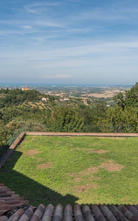 Villa Belvedere San Bartolo: Giardino, Vista Panoramica