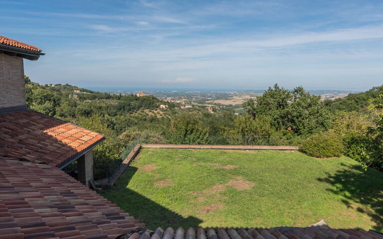 Villa Belvedere San Bartolo: Giardino, Vista Panoramica