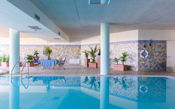 Villa Belvedere San Bartolo: Piscina