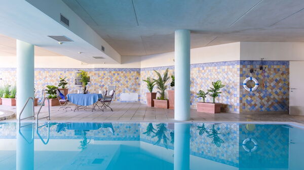 Villa Belvedere San Bartolo: Piscina