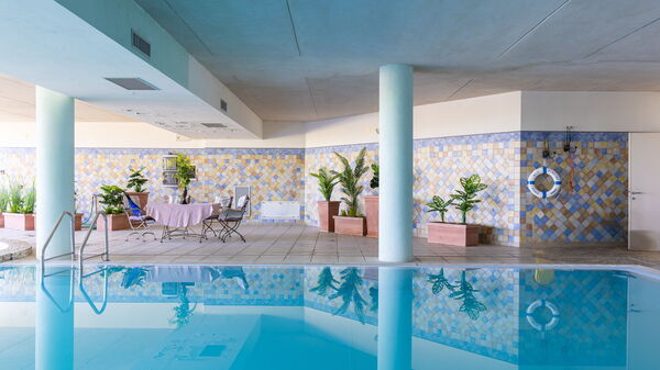 Villa Belvedere San Bartolo: Piscina