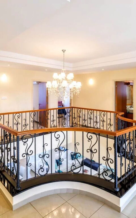 Royal Beachfront Villa: Altra Stanza