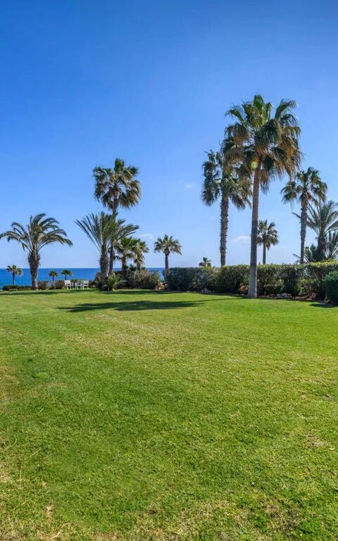 Royal Beachfront Villa: all'aperto, Esterni, Giardino, Vista Panoramica