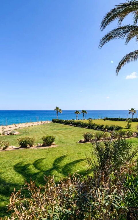 Royal Beachfront Villa: all'aperto, Esterni, Giardino, Vista Panoramica