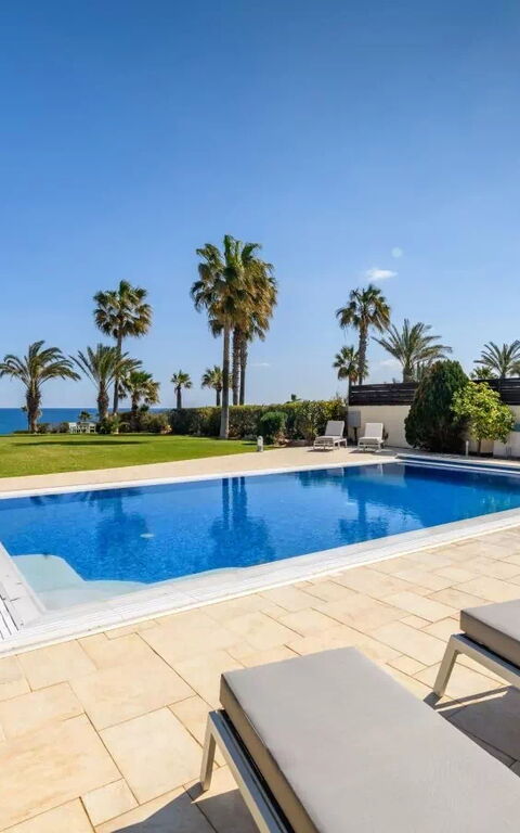 Royal Beachfront Villa: all'aperto, Esterni, Giardino, Vista Panoramica