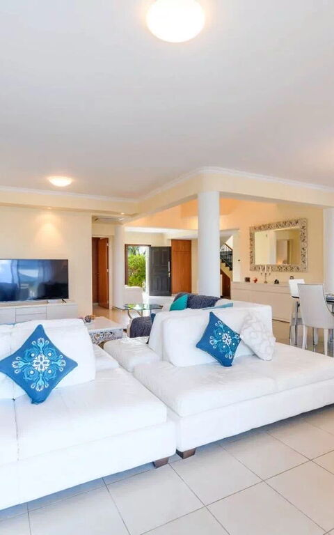 Royal Beachfront Villa: Sala da pranzo